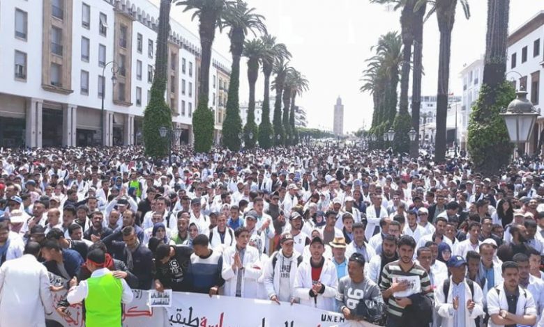 Photo of الأساتذة المتعاقدون يقاطعون “تعويض الحصص الدراسية”