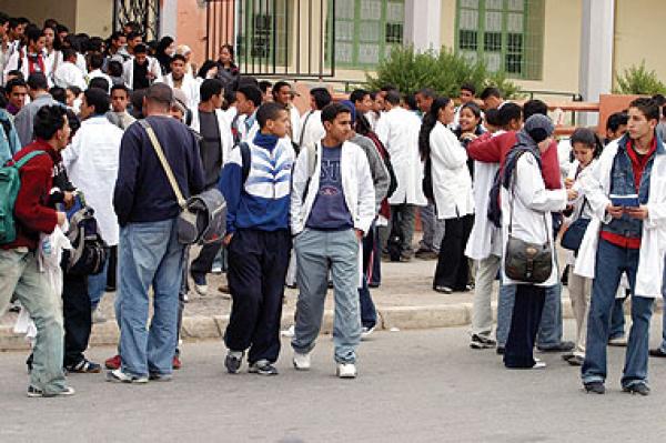 Photo of جمعيات الاباء تستنكر الإضرابات المتكررة للأساتذة
