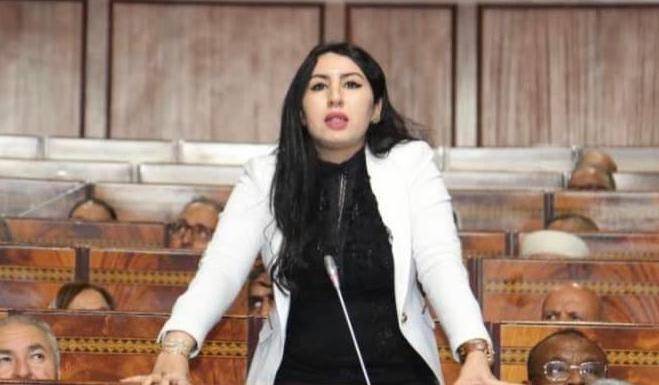 Photo of برلمانية تساءل لفتيت عن معايير السلامة في كيفيات وضع الأعمدة الكهربائية و شاشات الإعلانات