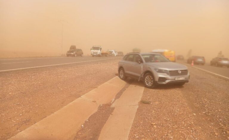 Photo of وزارة التجهيز تهيب بمستعملي الطرق توخـ.ـي الحيطة و الحـ.ـذر