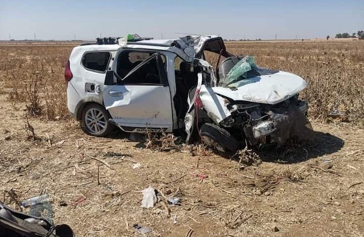 Photo of حـ.ـرب الطرق.. إنقـ.ـلاب سيارة أجرة يتسبب في وفاة شخصين و إصابـ.ـة آخرين