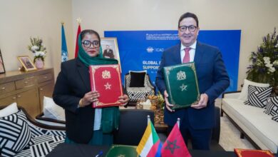 Photo of المغرب و جزر القمر يوقعان اتفاقية النقل الجوي لتعزيز التعاون الثنائي و سلامةالطيران