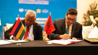 Photo of المغرب و موريشيوس يوقعان اتفاقية ثنائية لتعزيز النقل الجوي و تطوير خدمات الطيران المدني الآمن