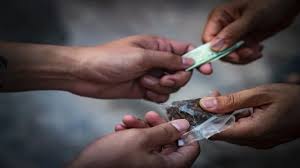 Photo of سوق السبت.. ضربة أمنية جديدة تُسقط مروج مخدرات بعد ترصد محكم