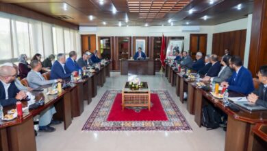 Photo of وزارة النقل تؤكد التزامها بدعم النقل الدولي و إيجاد حلول عملية مع المهنيين و إلغاء الإضراب المرتقب
