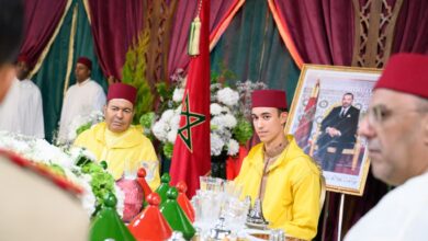 Photo of رئيس الحكومة يقيم مأدبة غداء بتطوان بحضور ولي العهد الأمير مولاي الحسن و الأمير مولاي رشيد